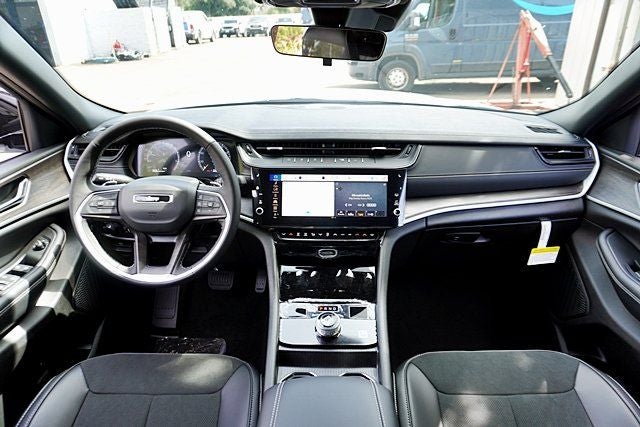 2026 Jeep Grand Cherokee Altitude