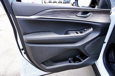 2026 Jeep Grand Cherokee Altitude