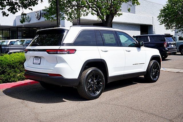 2026 Jeep Grand Cherokee Altitude