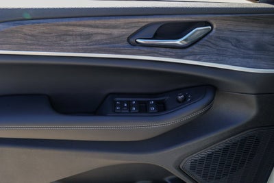 2027 Jeep Grand Cherokee Laredo Altitude