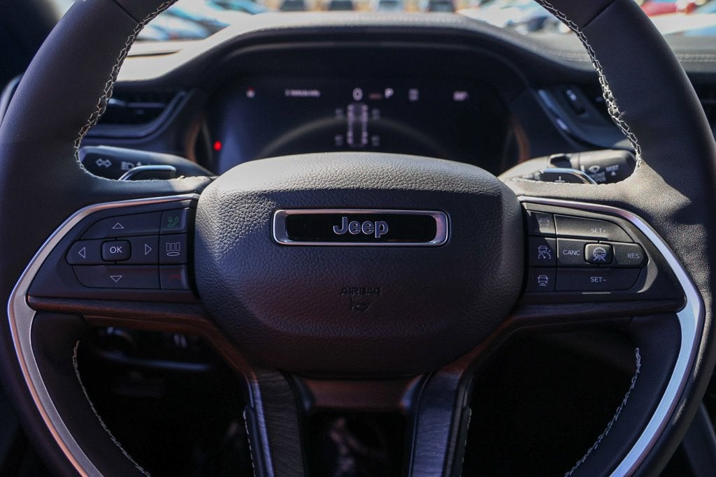 2027 Jeep Grand Cherokee Laredo Altitude