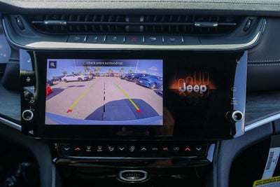 2027 Jeep Grand Cherokee Laredo Altitude