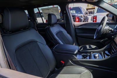 2027 Jeep Grand Cherokee Laredo Altitude