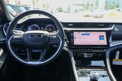 2027 Jeep Grand Cherokee Laredo Altitude