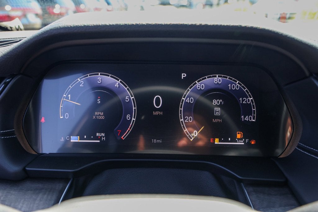 2027 Jeep Grand Cherokee Laredo Altitude