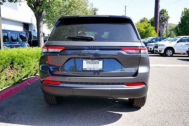 2026 Jeep Grand Cherokee Altitude
