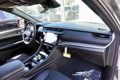 2026 Jeep Grand Cherokee Altitude
