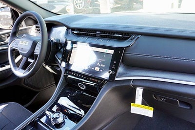 2026 Jeep Grand Cherokee Altitude
