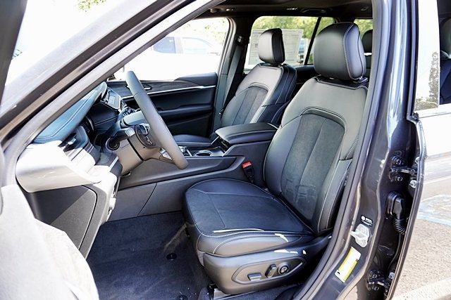 2026 Jeep Grand Cherokee Altitude