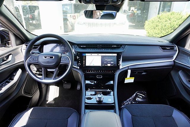 2026 Jeep Grand Cherokee Altitude