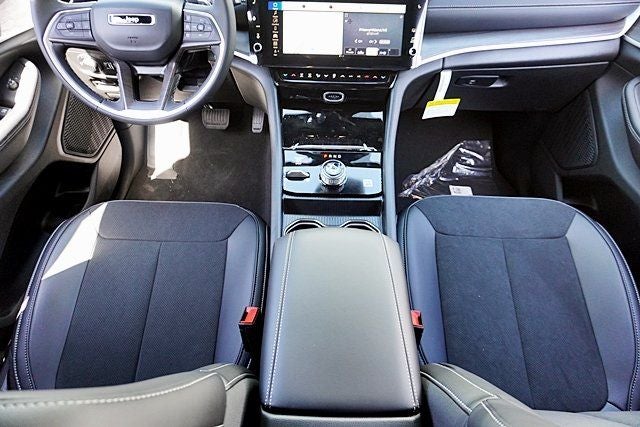 2026 Jeep Grand Cherokee Altitude