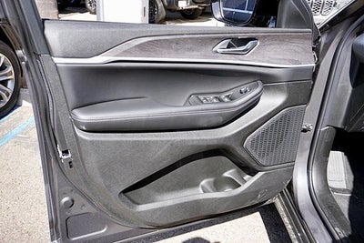2026 Jeep Grand Cherokee Altitude