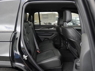 2026 Jeep Grand Cherokee Laredo Altitude