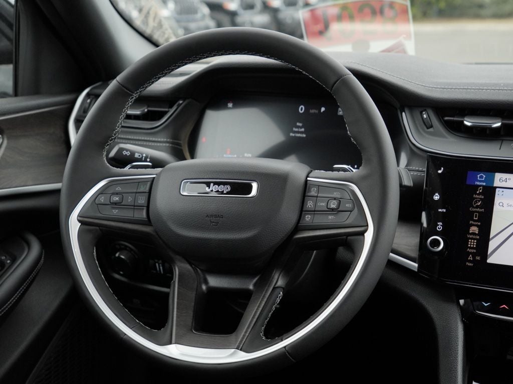 2026 Jeep Grand Cherokee Laredo Altitude