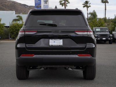 2026 Jeep Grand Cherokee Laredo Altitude