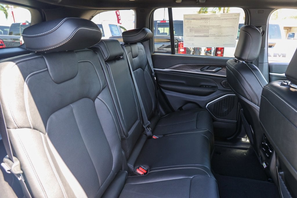 2027 Jeep Grand Cherokee Limited Reserve