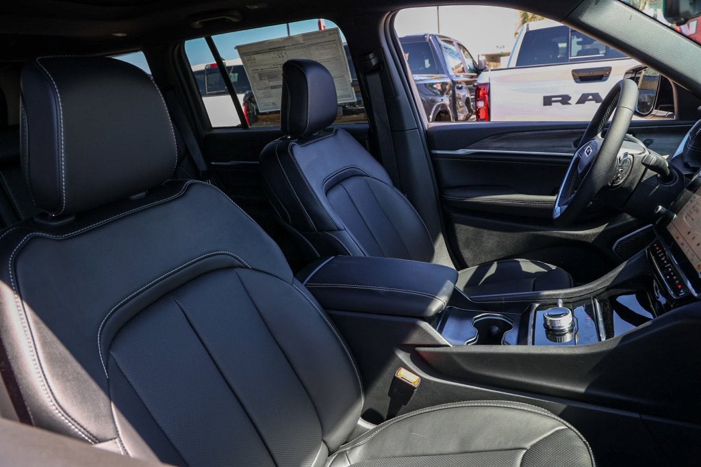 2027 Jeep Grand Cherokee Limited Reserve