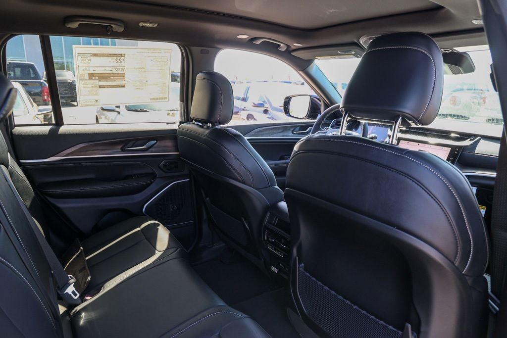 2027 Jeep Grand Cherokee Limited Reserve