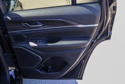 2027 Jeep Grand Cherokee Limited Reserve