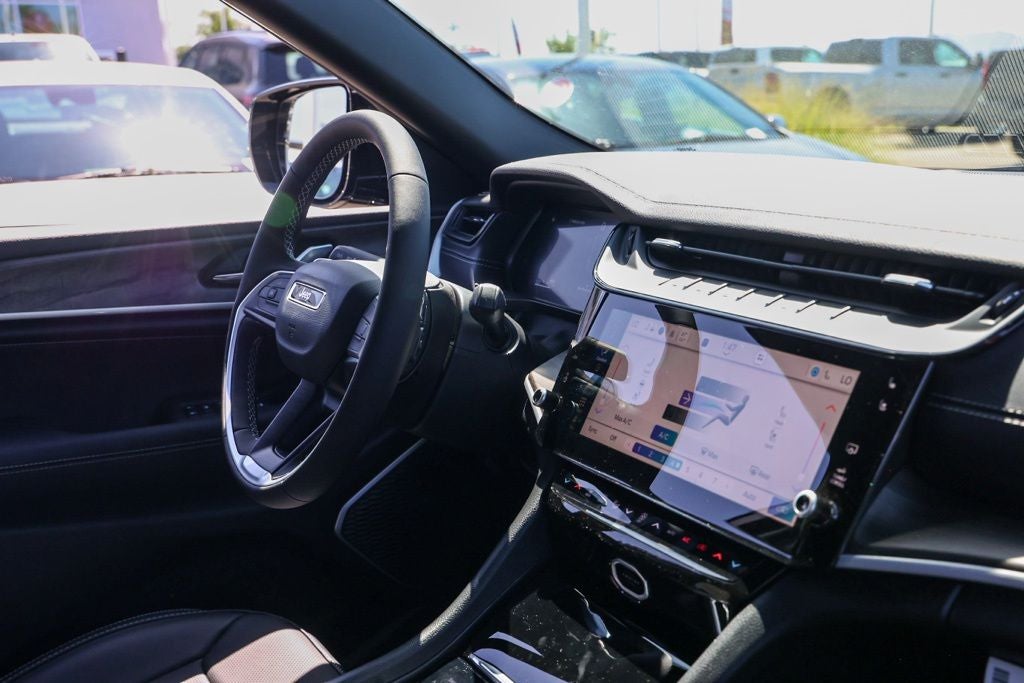 2027 Jeep Grand Cherokee Limited Reserve