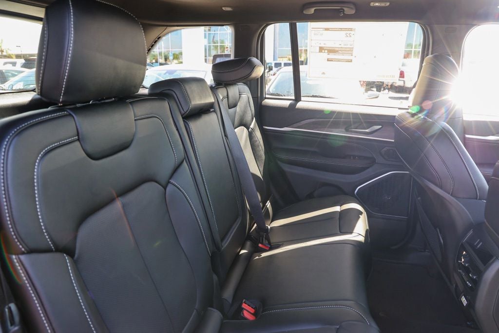 2027 Jeep Grand Cherokee Limited Reserve