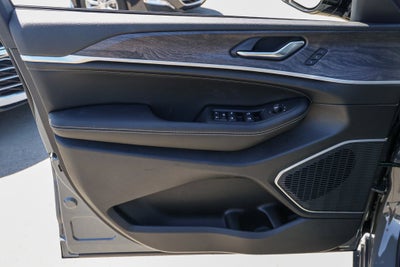 2027 Jeep Grand Cherokee Limited Reserve