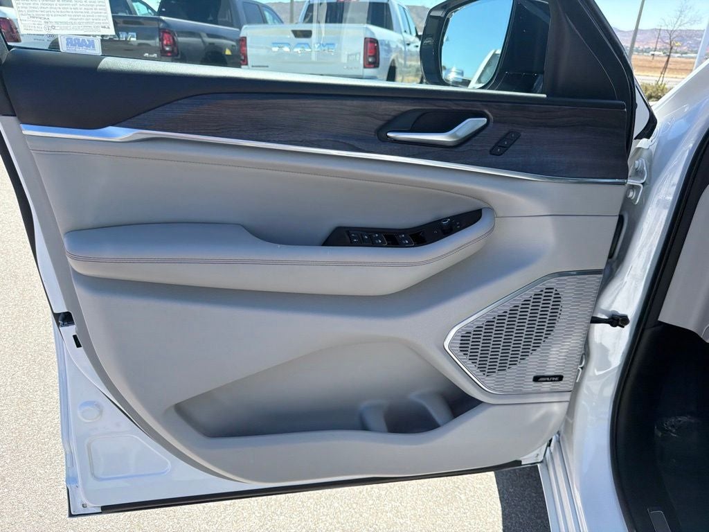 2023 Jeep Grand Cherokee Overland