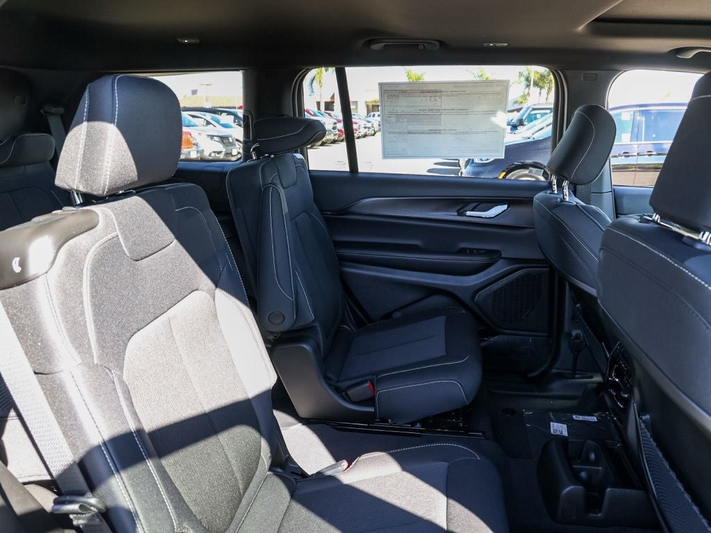 2026 Jeep Grand Cherokee L Laredo