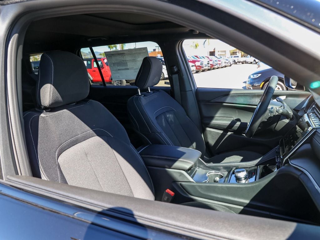 2026 Jeep Grand Cherokee L Laredo