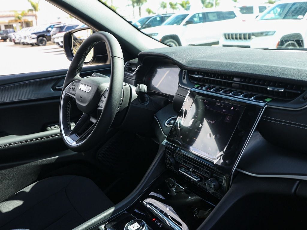 2026 Jeep Grand Cherokee L Laredo