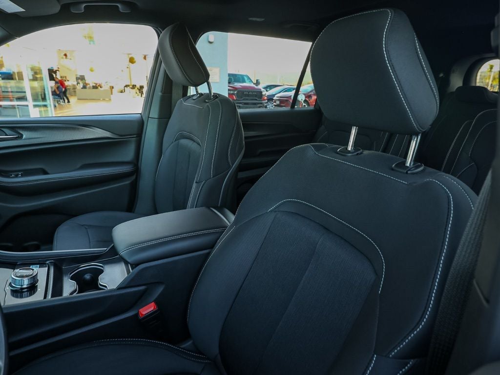 2026 Jeep Grand Cherokee L Laredo