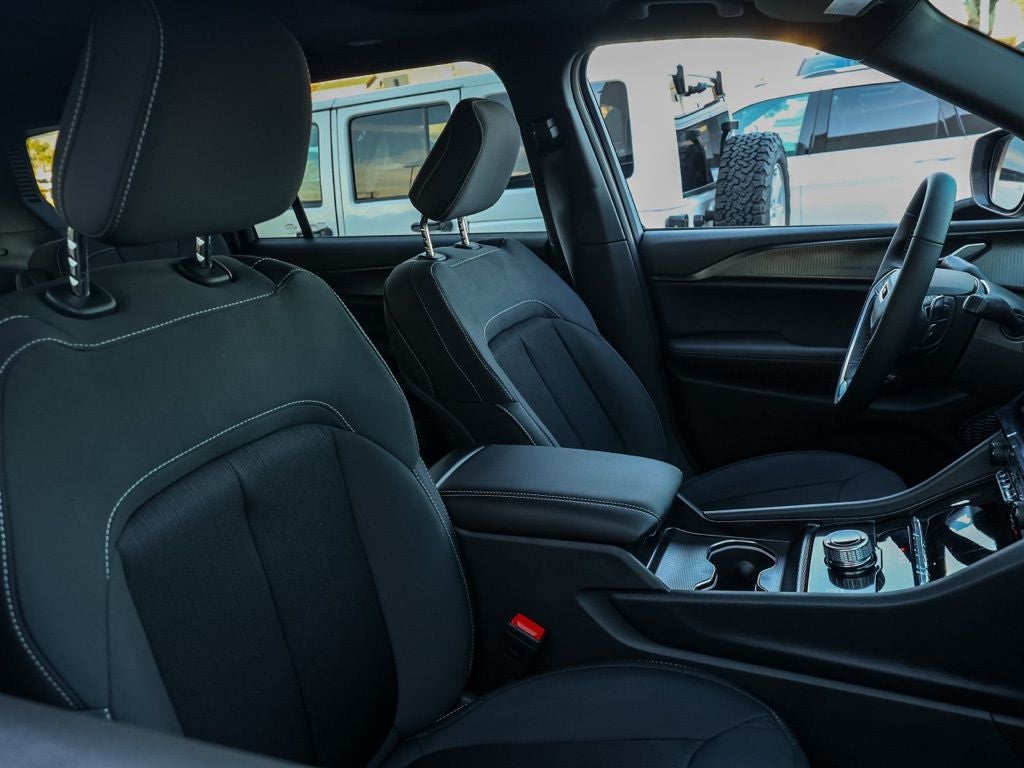 2026 Jeep Grand Cherokee L Laredo