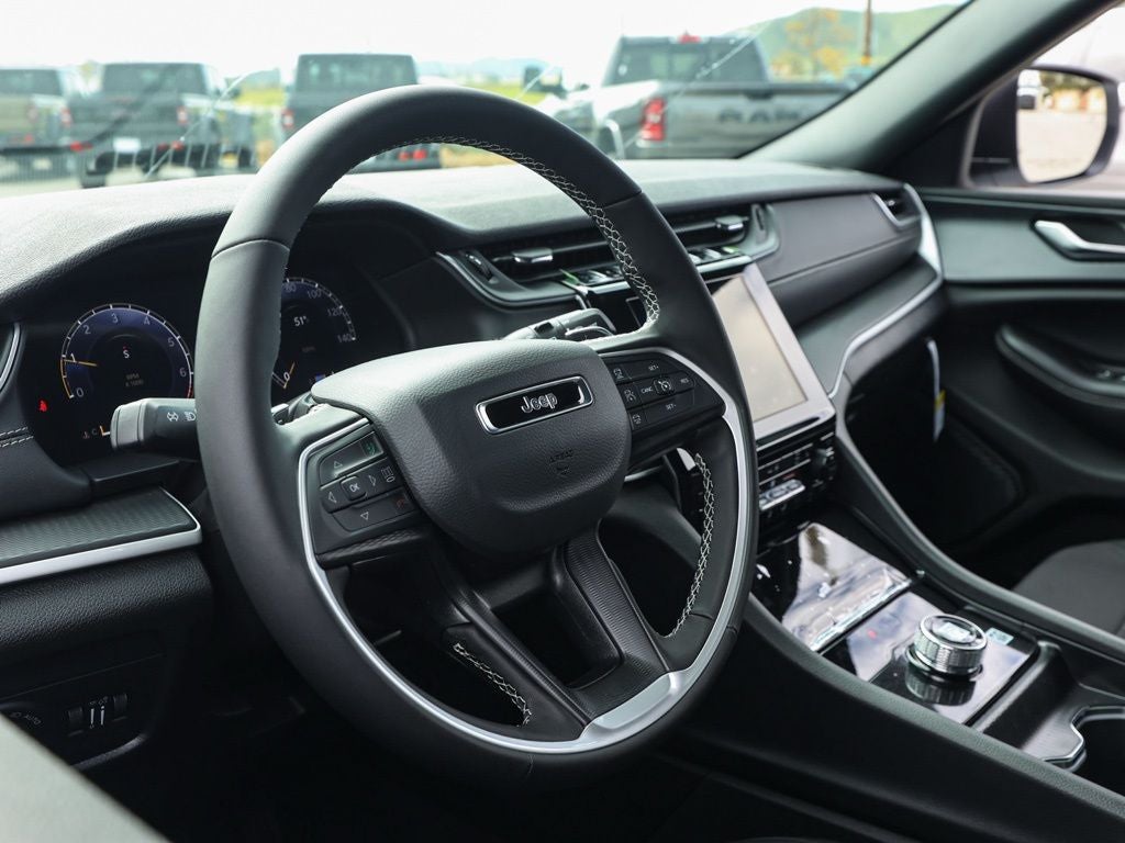 2026 Jeep Grand Cherokee L Laredo