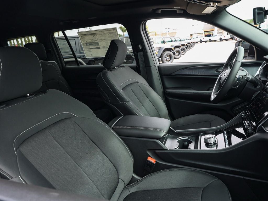 2026 Jeep Grand Cherokee L Laredo