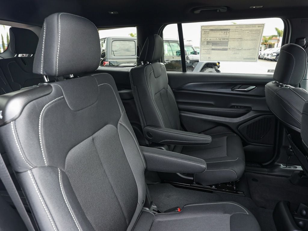 2026 Jeep Grand Cherokee L Laredo