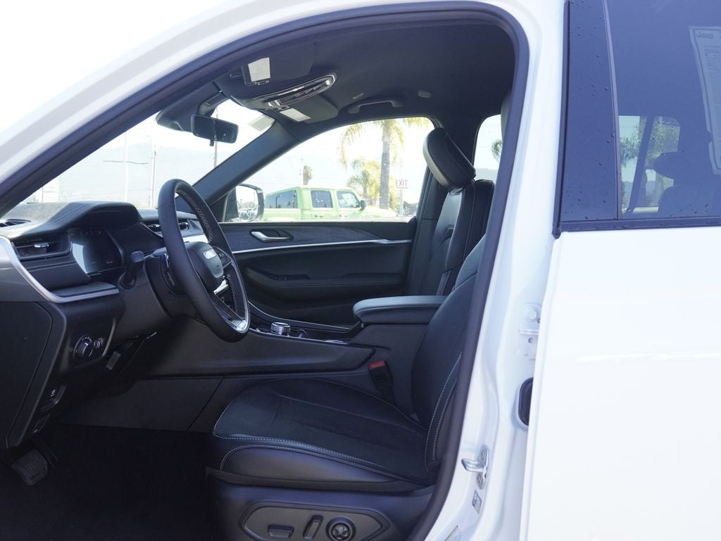 2026 Jeep Grand Cherokee L Laredo