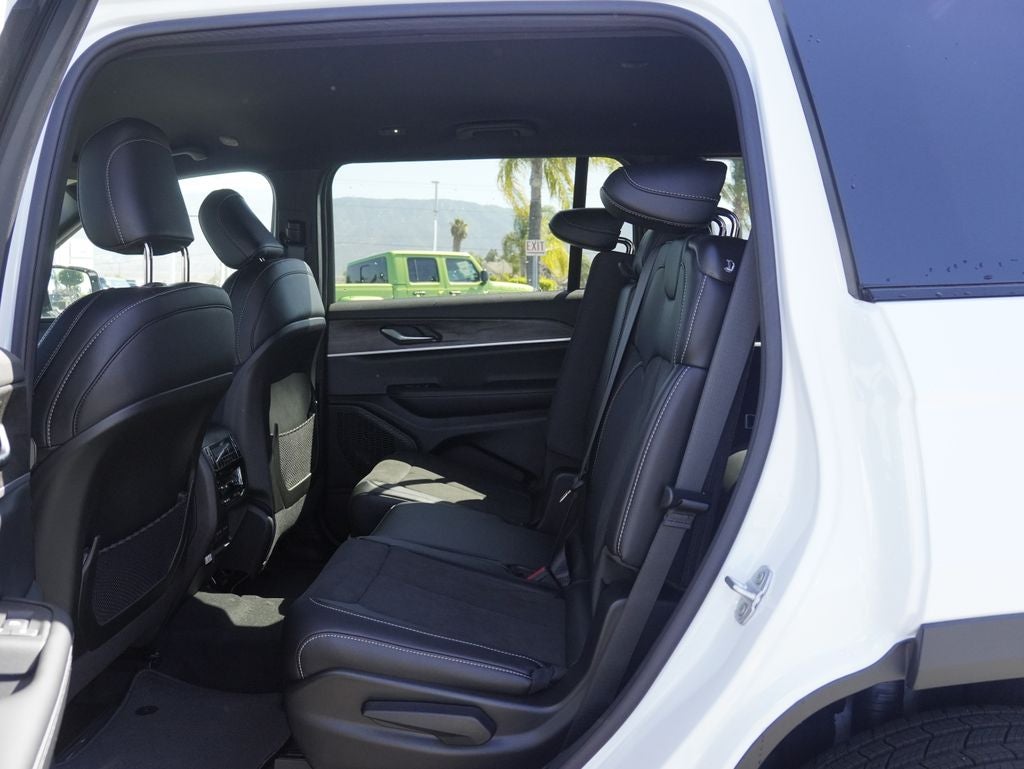 2026 Jeep Grand Cherokee L Laredo