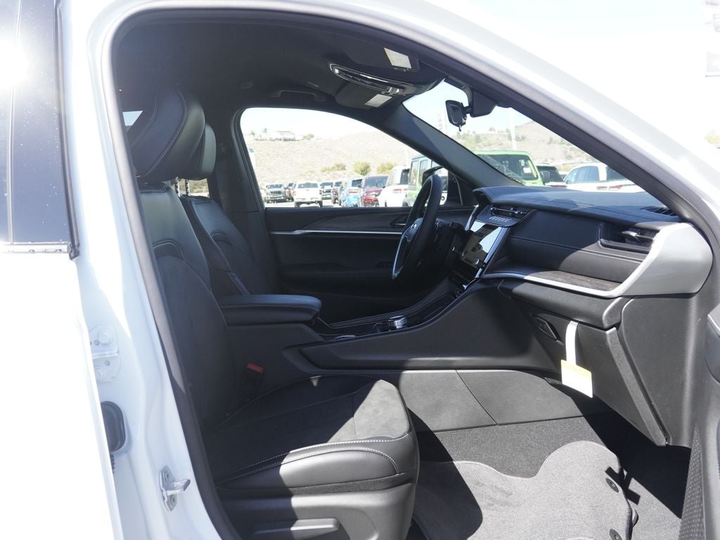 2026 Jeep Grand Cherokee L Laredo