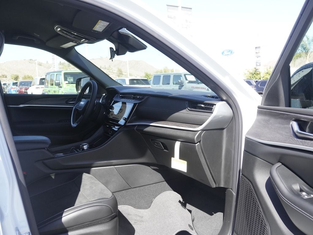 2026 Jeep Grand Cherokee L Laredo