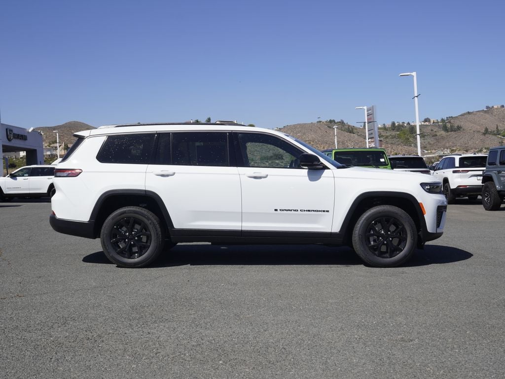 2026 Jeep Grand Cherokee L Laredo