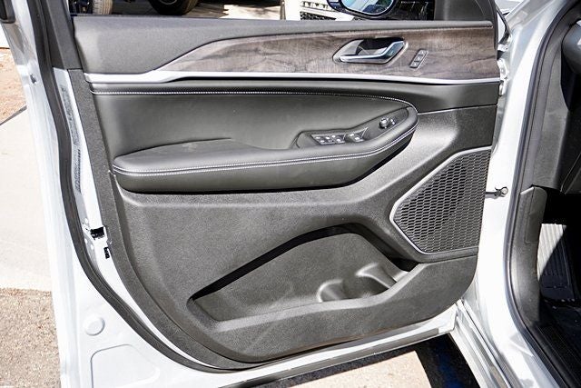 2026 Jeep Grand Cherokee L Limited Reserve