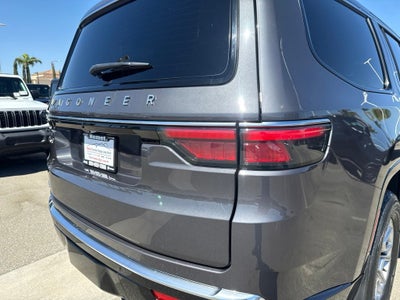 2023 Jeep Wagoneer Base