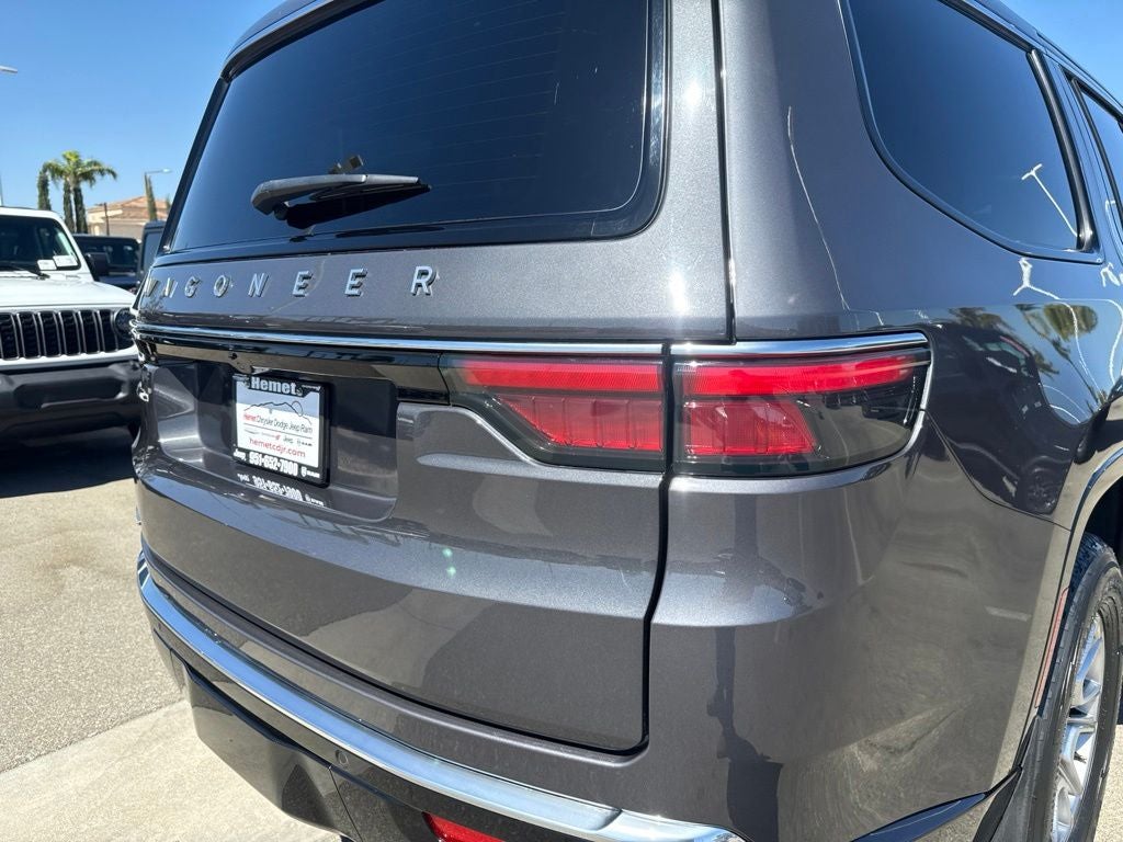 2023 Jeep Wagoneer Base