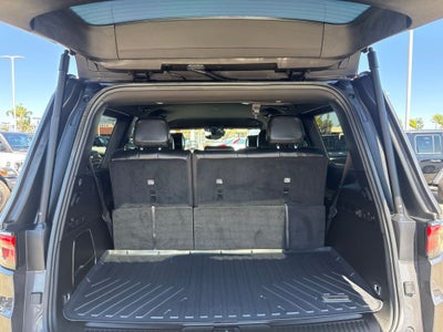2023 Jeep Wagoneer Base