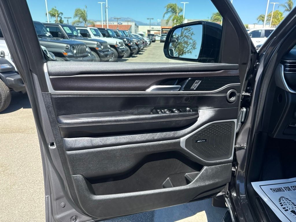 2023 Jeep Wagoneer Base
