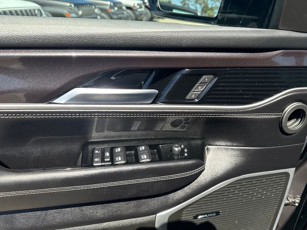 2023 Jeep Wagoneer Base