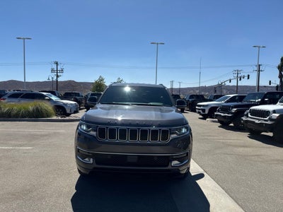 2023 Jeep Wagoneer Base