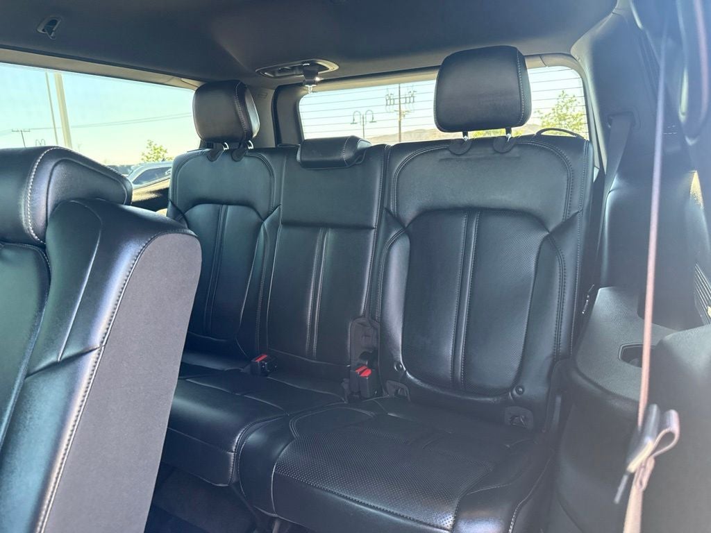 2023 Jeep Wagoneer Base