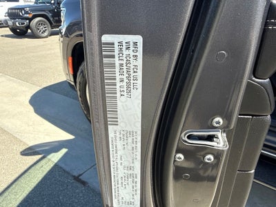 2023 Jeep Wagoneer Base