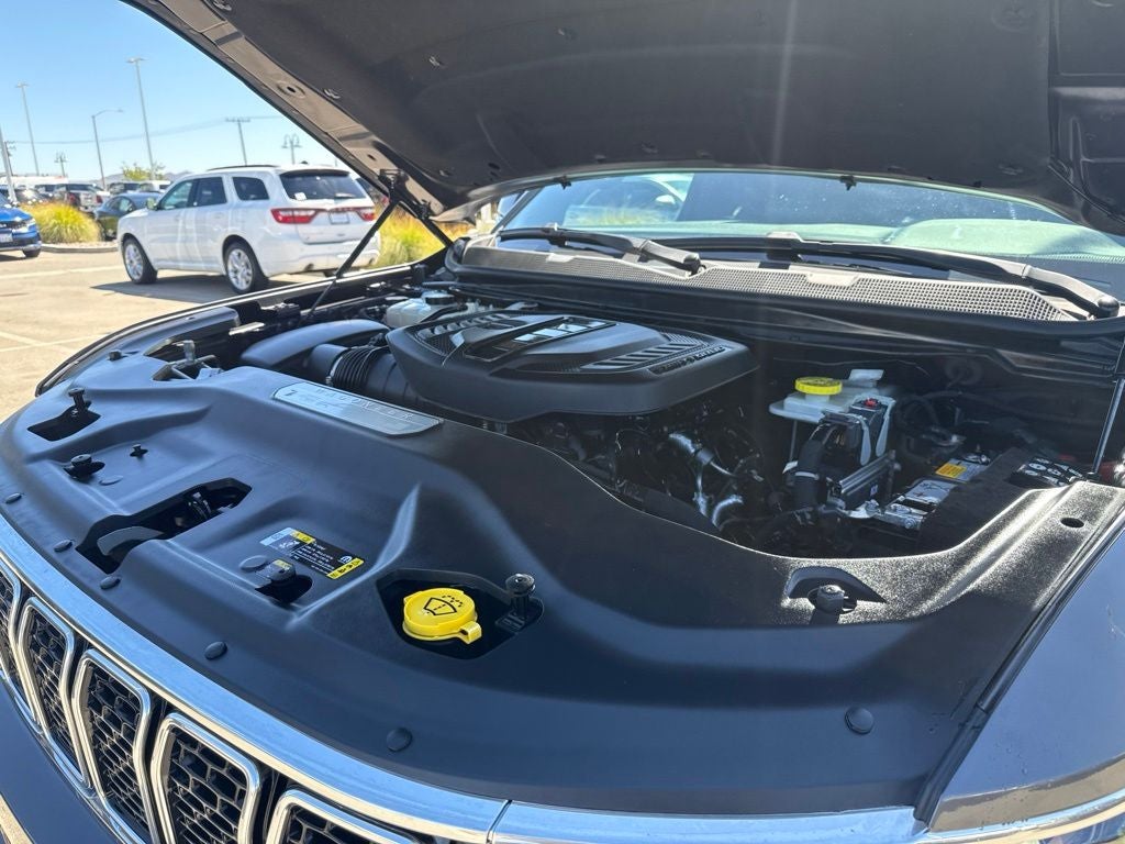 2023 Jeep Wagoneer Base
